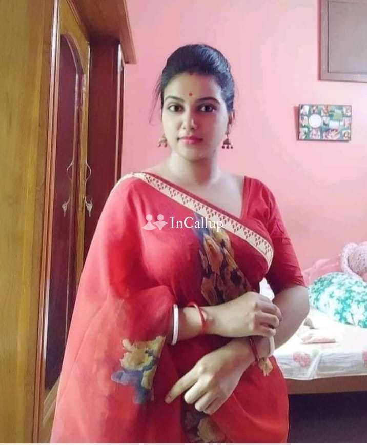 Gandhidham myself Akanksha hot and sexy models available safe and secure service