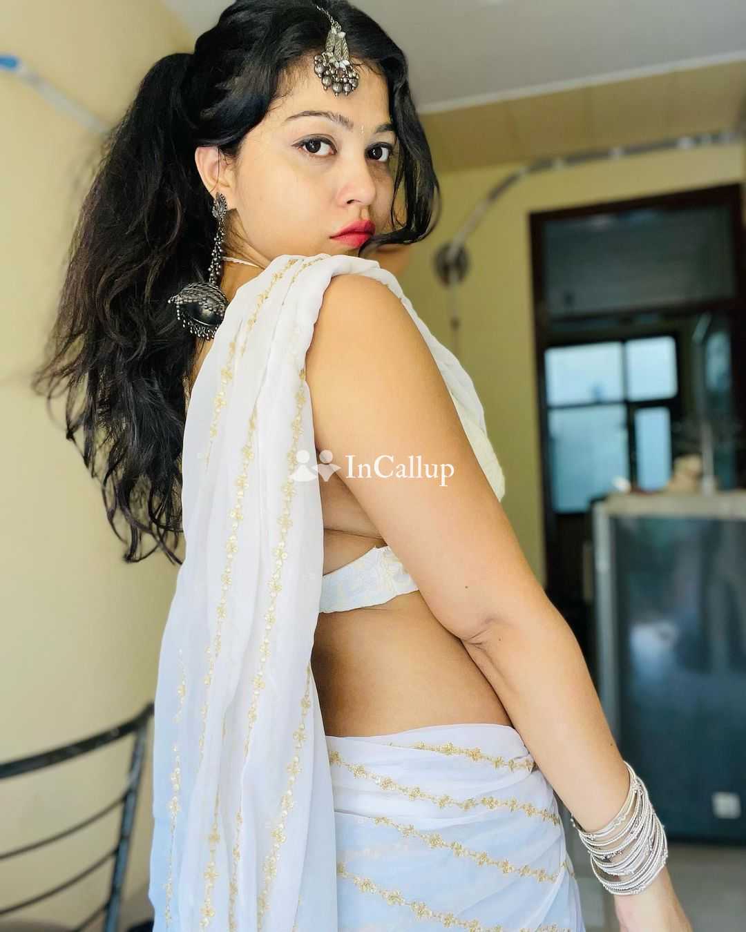 Gopalganj CALL GIRLIN ESCORT 92046/89957SERVICEINDEPENDENT KOMAL PATEL patana college girl avaible l
