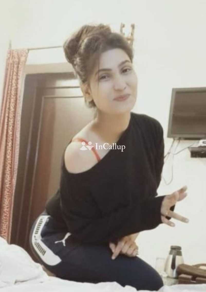 Rajkot escort only for cash payment no advance dalalon se savdhan rahen madam ke hath mein payment d
