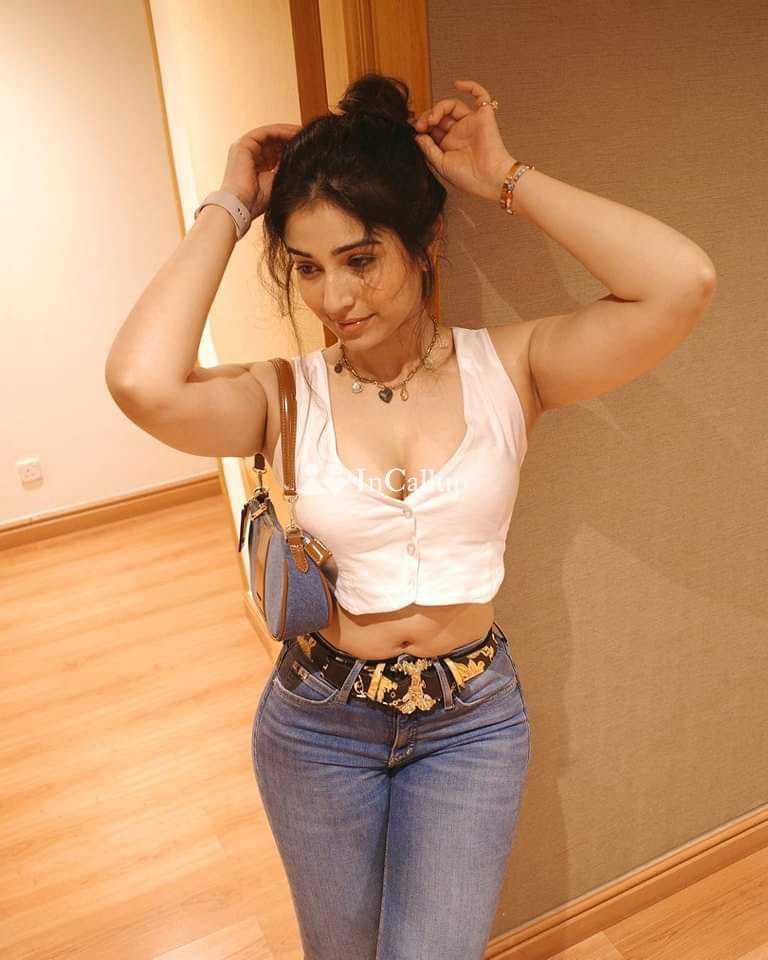Myself divyanshi independent call girls available in Rampur high profile girls housewife available safe