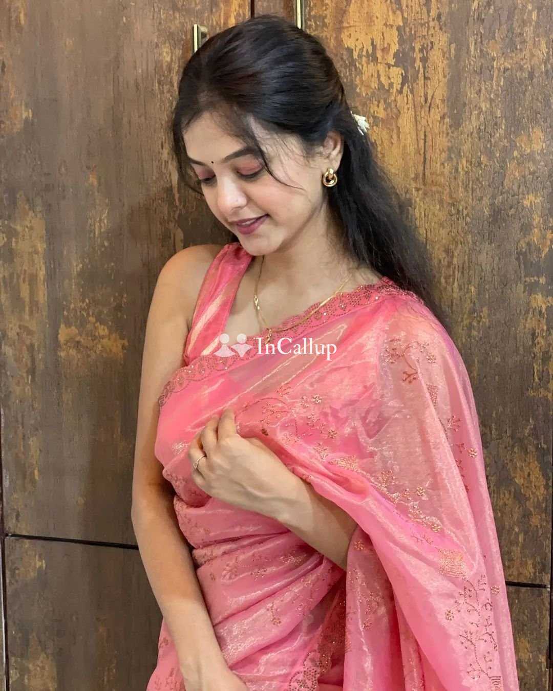 Hiiii girl service available in the world to me in need anything further please mail me at all service available full open body