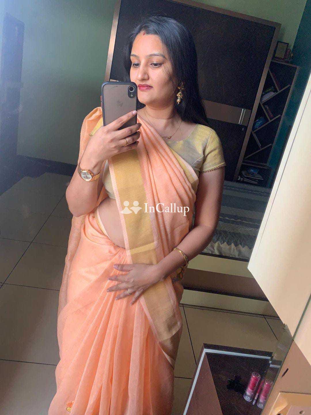Surat Riya ne bola cas to Low price indipendent service available home and hotel service x available