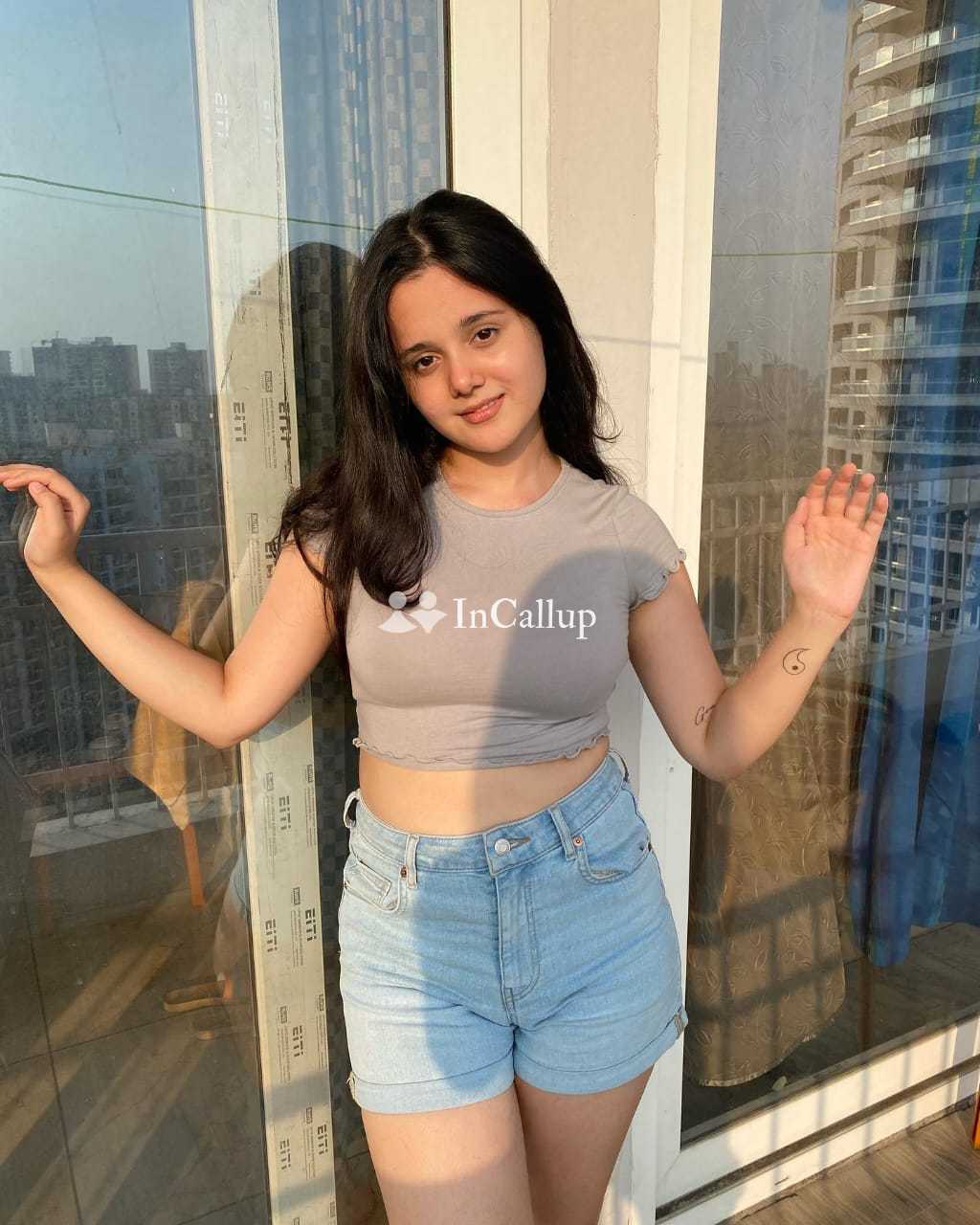 Vapi  VERY HOT   AND  SEXY      MODEL    AVAILABLE            COLLEGE       GIRL    CALL ME