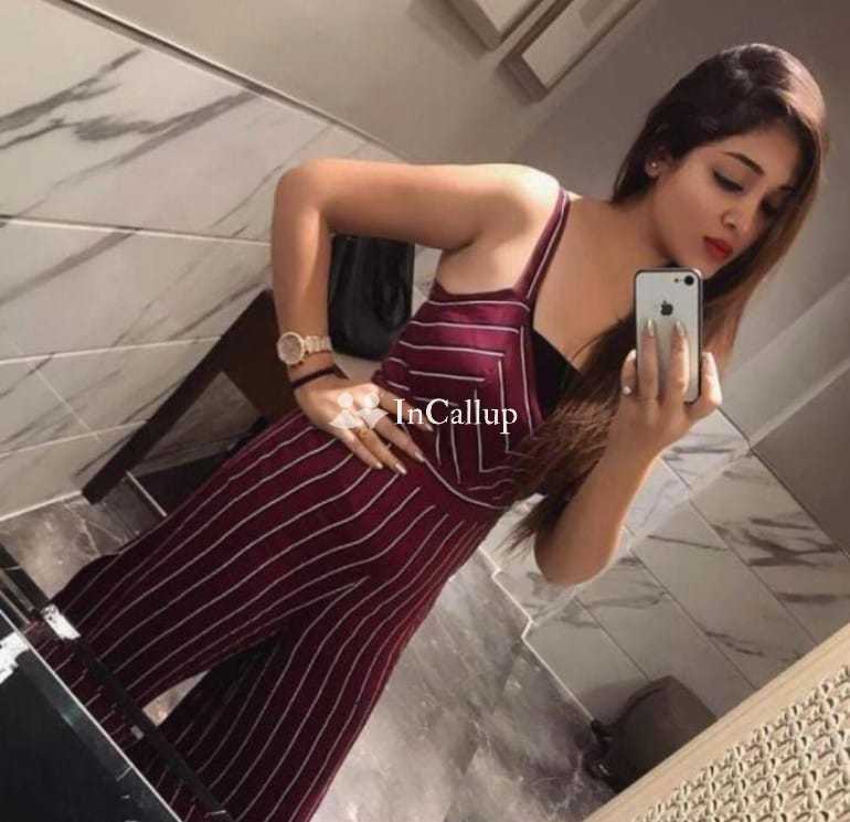 Myself Shalini escort girls safe and secure hotel room service available in Vijayanagaram